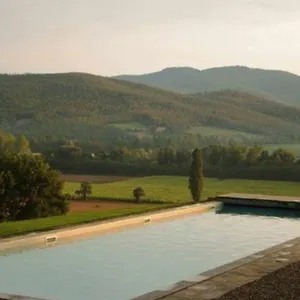 https://tinaia.it-tuscanyhotel.com