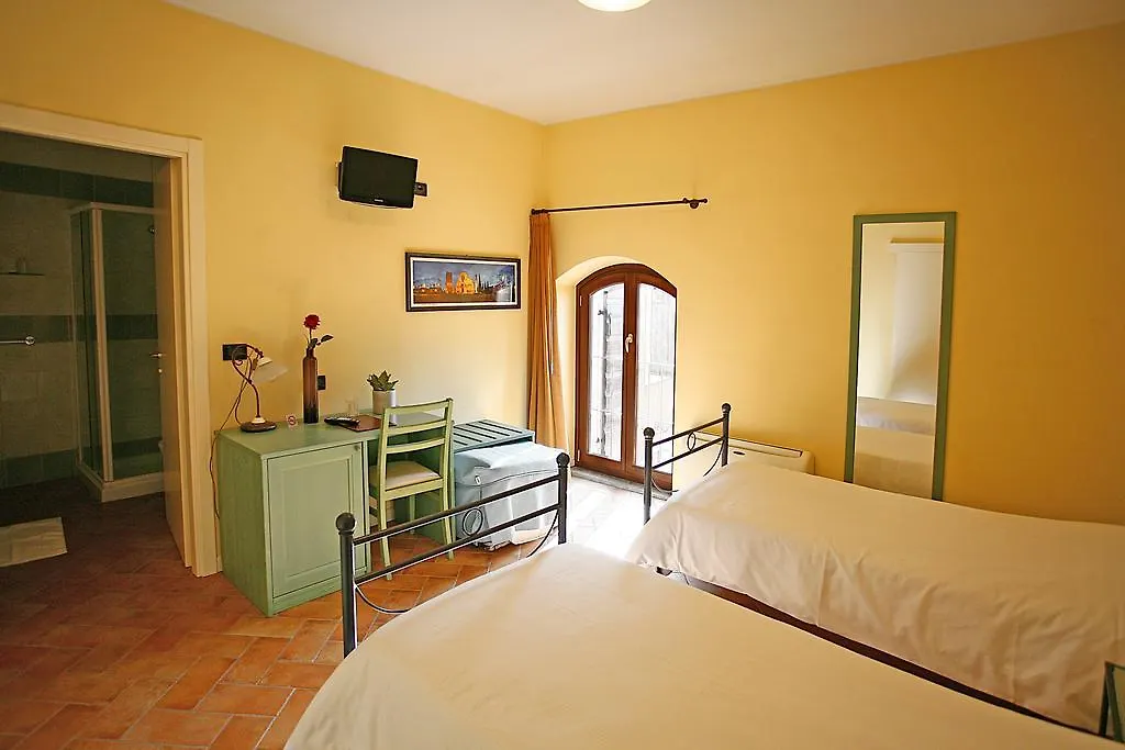 דוסובונו Hotel Antichi Cortili